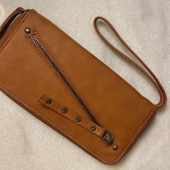 Free People Distressed Vegan Wristlet Wallet Caramel Color Soft OS - Picture 1 of 9